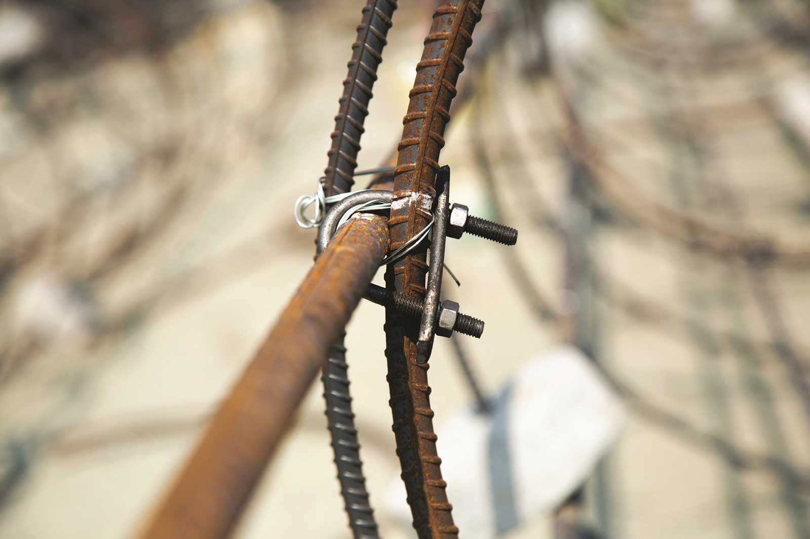 U-clip for Cage making.