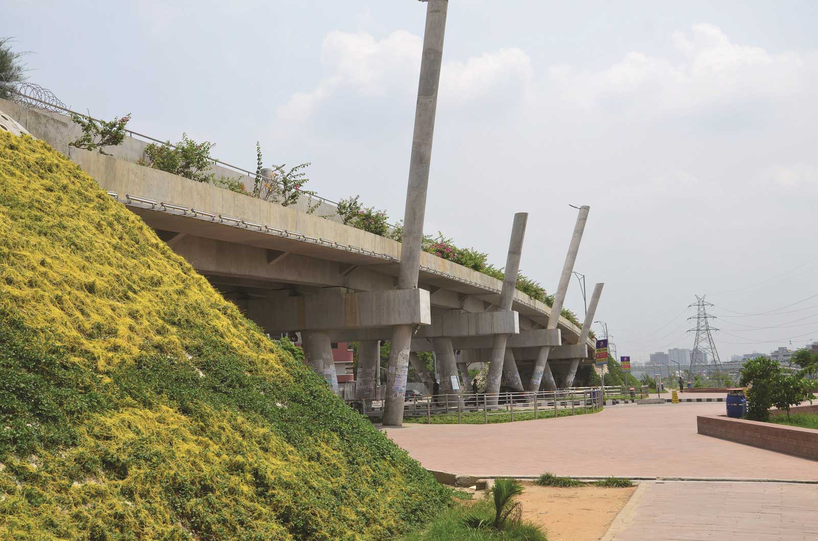 Construction of 750 Ø Depth-26m bored RC pile for Bridge No-4, Hatirjheel Integrated Development Project, Dhaka.