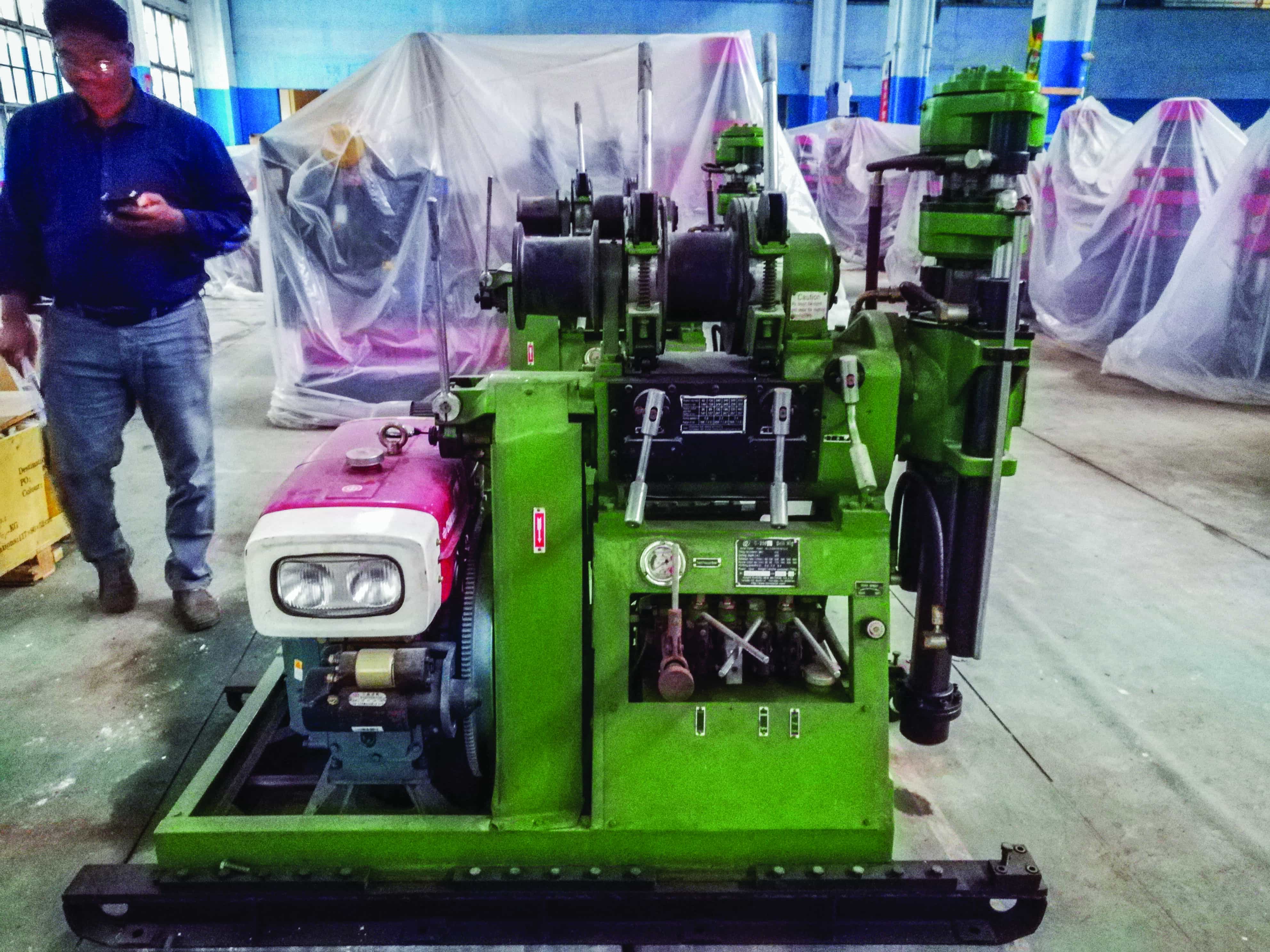 Rotary boring rig model HGY-200C.