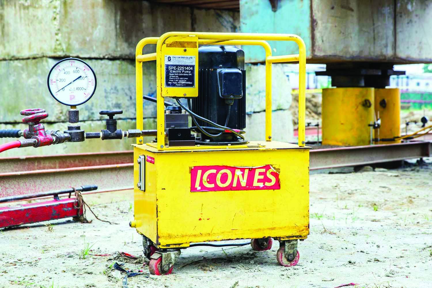 Motorized hydraulic power pack, 40 L tank SUNRUN model SPE-2, Taiwan.