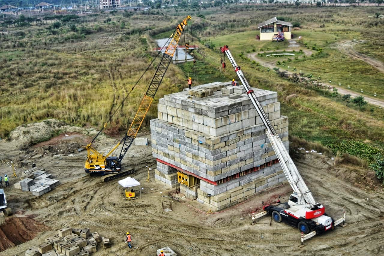 United Group Meghbon Project 2750 ton pile load test.